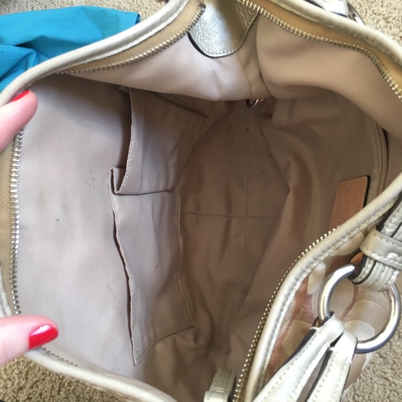 Coach slouchy purse No. A06S-0496 - Picture 3 of 4